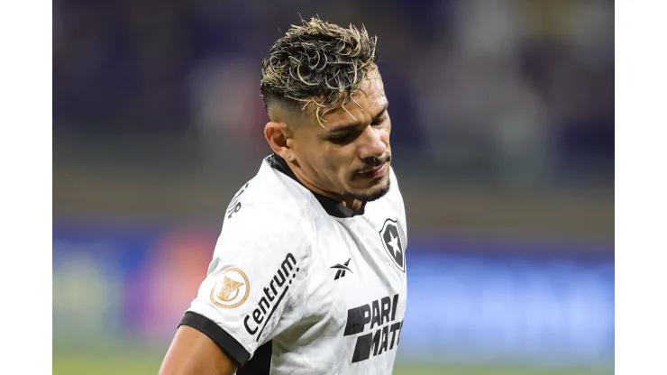 Foto: Gilson Lobo/AGIF - Situação de Tiquinho é atualizada no Botafogo
