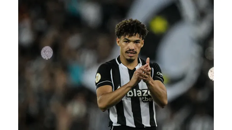 Thiago Ribeiro/AGIF- Adryelson, zagueiro do Botafogo
