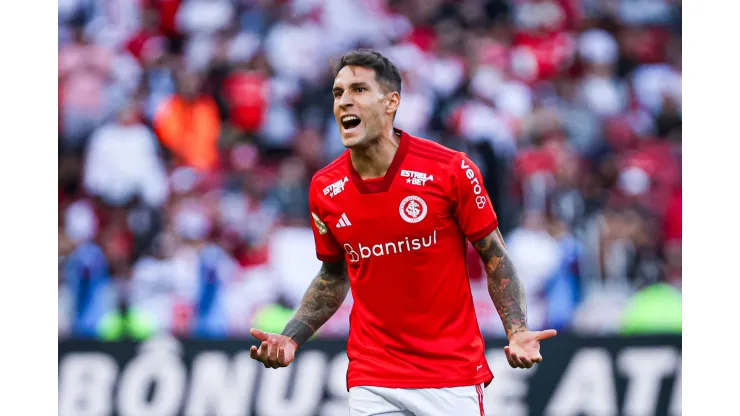 RS - PORTO ALEGRE - 19/08/2023 - BRASILEIRO A 2023, INTERNACIONAL X FORTALEZA - Hugo Mallo jogador do Internacional durante partida contra o Fortaleza no estadio Beira-Rio pelo campeonato Brasileiro A 2023. Foto: Maxi Franzoi/AGIF
