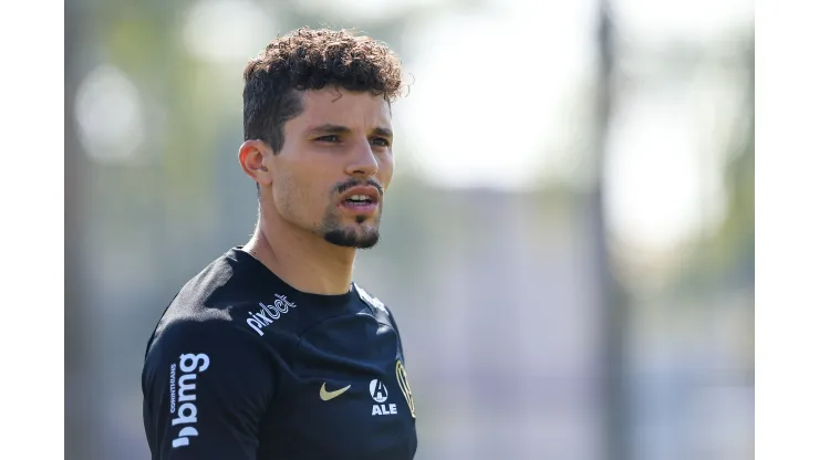 SP - SAO PAULO - 23/05/2023 - CORINTHIANS, TREINO - SP - SAO PAULO - 23/05/2023 - TREINO DO CORINTHIANS - Rafael Ramos jogador do Corinthians durante treino no CT Joaquim Grava. Foto: Marcello Zambrana/AGIF
