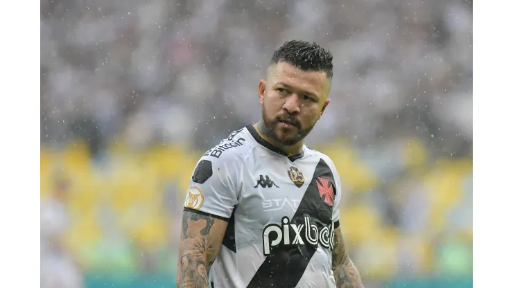 Foto: Thiago Ribeiro/AGIF - Rossi vem bem nesta volta ao Vasco.
