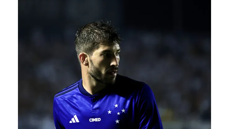 SP - SANTOS - 14/09/2023 - BRASILEIRO A 2023, SANTOS X CRUZEIRO - Lucas Silva jogador do Cruzeiro durante partida contra o Santos no estadio Vila Belmiro pelo campeonato Brasileiro A 2023. Foto: Marcello Zambrana/AGIF
