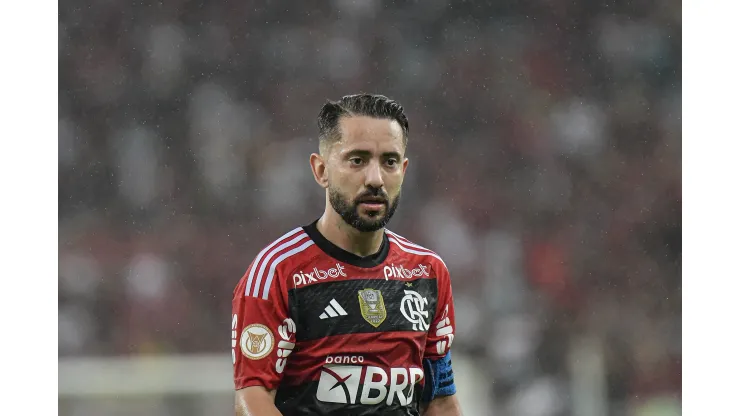 Foto: Thiago Ribeiro/AGIF - Everton Ribeiro interessa ao Fluminense
