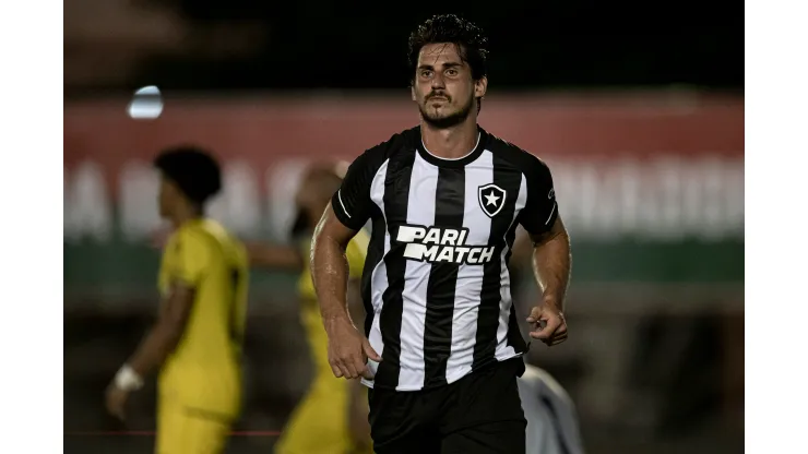 RJ - Rio de Janeiro - 26/01/2023 - CARIOCA 2023, BOTAFOGO X MADUREIRA - Gabriel Pires jogador do Botafogo comemora seu gol durante partida contra o Madureira no estadio Luso Brasileiro pelo campeonato Carioca 2023. Foto: Jorge Rodrigues/AGIF
