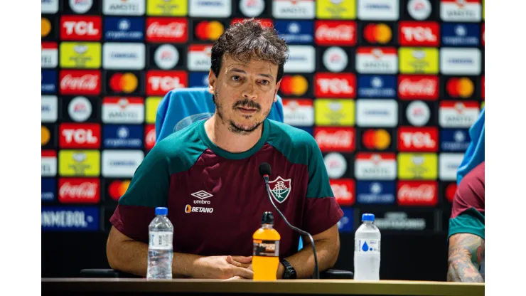 FOTO DE MARCELO GONÇALVES / FLUMINENSE FC - Diniz mandou a real na coletiva.
