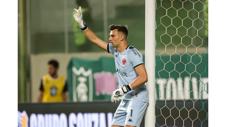 Gilson Lobo/AGIF- Léo Jardim, goleiro do Vasco
