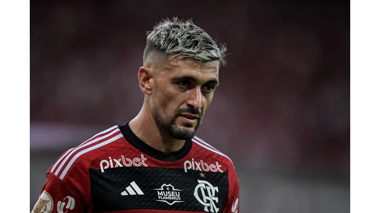 Foto: Thiago Ribeiro/AGIF - Situação de Arrascaeta azeda no Flamengo
