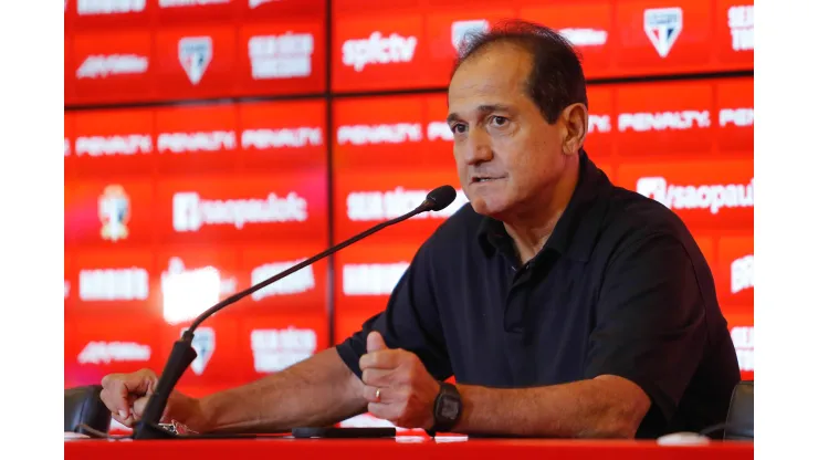 Sao Paulo- SP – 07/04/2015 – TREINO DO SAO PAULO – Muricy Ramalho  durante despedida do Sao Paulo no CT da Barra Funda. Foto Marcello Zambrana/AGIF
