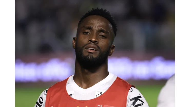 Foto: Marcello Zambrana/AGIF - Mendoza tem situação atualizada no Santos.
