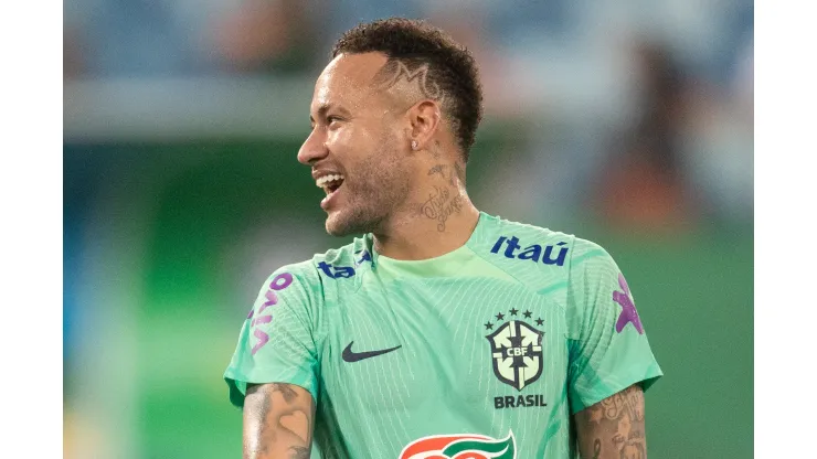 MT - CUIABA - 10/10/2023 - SELECAO BRASILEIRA, TREINO - Neymar Jr. jogador da Selecao Brasileira durante treino no estadio Arena Pantanal. Foto: Gil Gomes/AGIF
