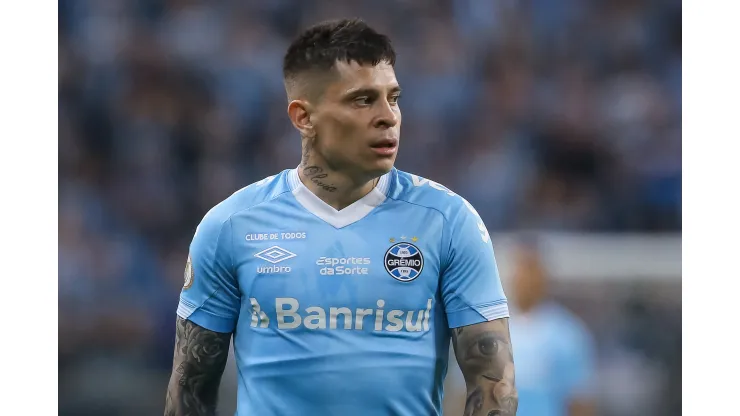 Foto: Pedro H. Tesch/AGIF - Iturbe tem lesão constatada no Grêmio
