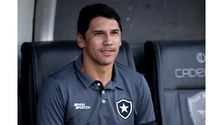 RJ - Rio de Janeiro - 15/01/2023 - CARIOCA 2023, BOTAFOGO X AUDAX RIO - Lucio Flavio tecnico do Audax durante partida contra o Botafogo no estadio Engenhao pelo campeonato Carioca 2023. Foto: Jorge Rodrigues/AGIF
