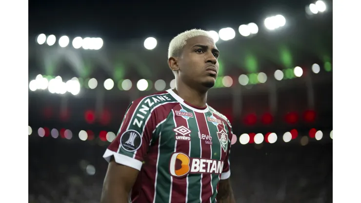 RJ - RIO DE JANEIRO - 24/08/2023 - LIBERTADORES 2023, FLUMINENSE X OLIMPIA - John Kennedy jogador do Fluminense antes da partida contra o Olimpia no estadio Maracana pelo campeonato Libertadores 2023. Foto: Jorge Rodrigues/AGIF
