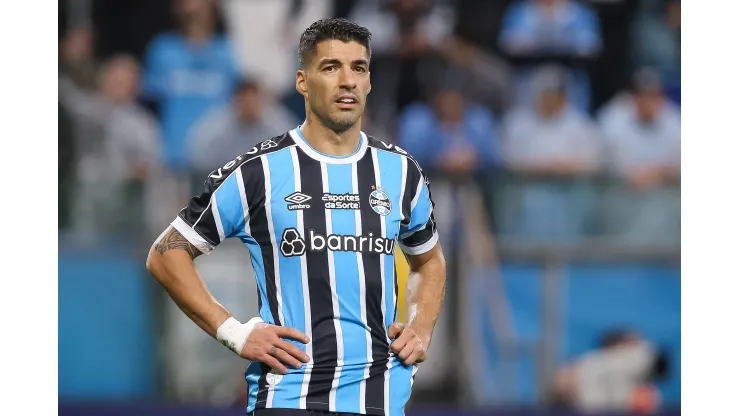 RS - PORTO ALEGRE - 12/07/2023 - COPA DO BRASIL 2023, GREMIO X BAHIA - Luis Suarez jogador do Gremio lamenta chance perdida durante partida contra o Bahia no estadio Arena do Gremio pelo campeonato Copa do Brasil 2023. Foto: Pedro H. Tesch/AGIF
