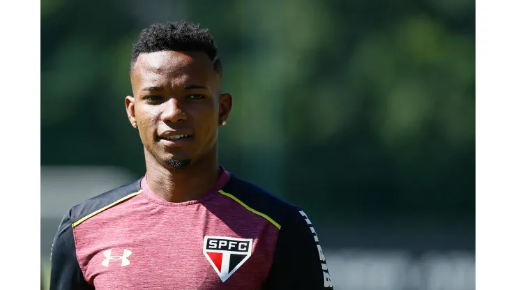 Foto: Marcello Zambrana/AGIF - Thiago Mendes virou assunto no São Paulo
