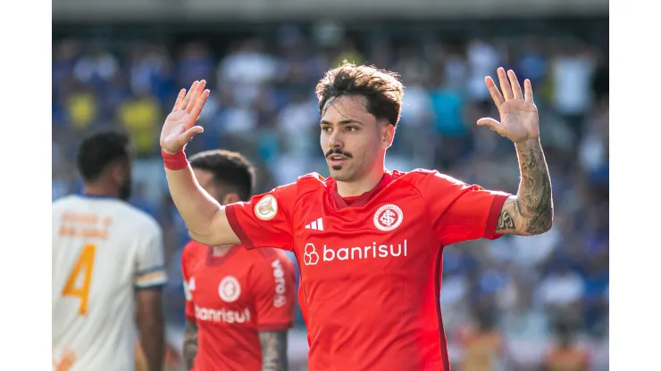 Maurício comemora seu gol durante partida contra o Cruzeiro no Estádio Mineirão pelo campeonato Brasileiro  2023. Foto: Fernando Moreno/AGIF
