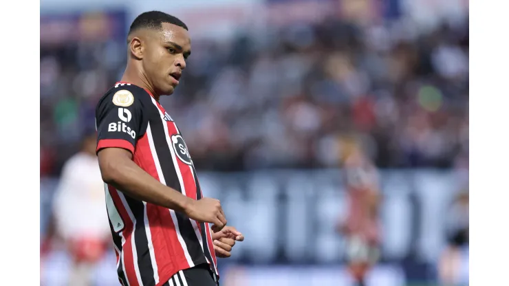 SP - BRAGANCA PAULISTA - 09/07/2023 - BRASILEIRO A 2023, BRAGANTINO X SAO PAULO - Juan jogador do Sao Paulo durante partida contra o Bragantino no estadio Nabi Abi Chedid pelo campeonato Brasileiro A 2023. Foto: Marcello Zambrana/AGIF
