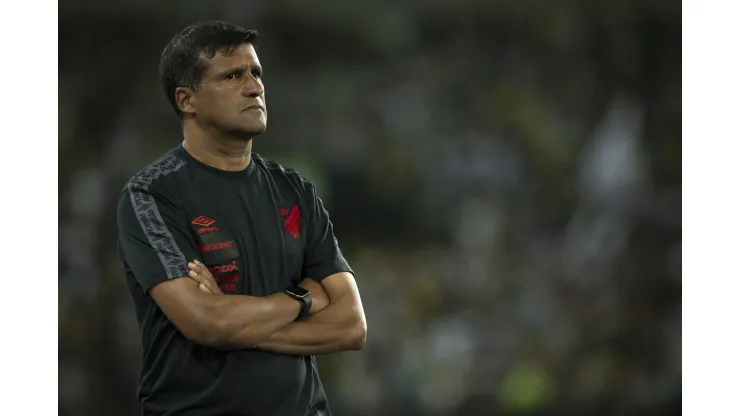 Foto: Jorge Rodrigues/AGIF - Wesley Carvalho  ganha desfalque para confronto contra o Bahia.
