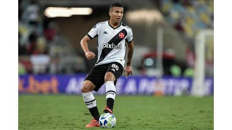 Foto: Thiago Ribeiro/AGIF - Mateus Carvalho tem situação atualizada no Vasco.
