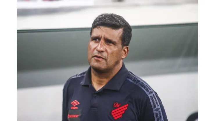  Foto: Gabriel Machado/AGIF - Wesley Carvalho recebe grande notícia no Athletico e torcida do Vasco reage.
