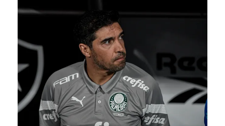 Abel Ferreira tecnico do Palmeiras durante partida contra o Botafogo no estadio Engenhao pelo campeonato Brasileiro A 2023. Foto: Thiago Ribeiro/AGIF
