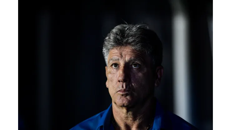 RJ - RIO DE JANEIRO - 09/11/2023 - BRASILEIRO A 2023, BOTAFOGO X GREMIO - Renato Portaluppi tecnico do Gremio durante partida contra o Botafogo no estadio Sao Januario pelo campeonato Brasileiro A 2023. Foto: Thiago Ribeiro/AGIF
