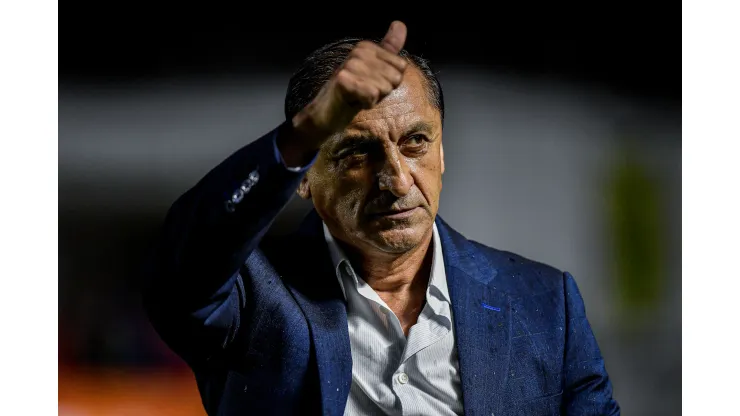  Ramon Diaz técnico do Vasco durante partida contra o Corinthians no estadio Sao Januario pelo campeonato Brasileiro A 2023. Foto: Thiago Ribeiro/AGIF
