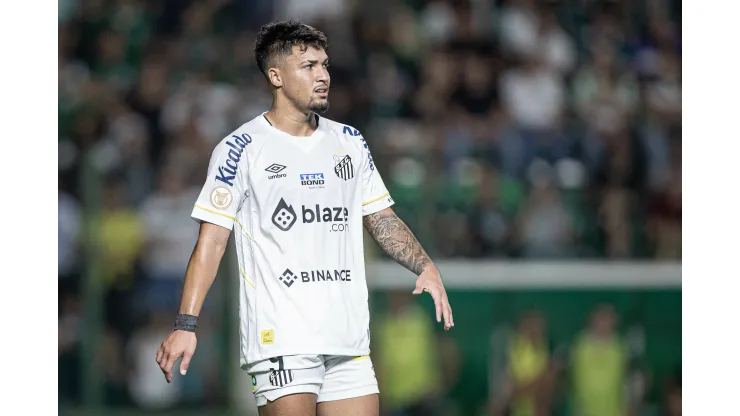 Marcos Leonardo  jogador do Santos durante partida contra o Goias no estadio Serrinha pelo campeonato Brasileiro A 2023. Foto: Heber Gomes/AGIF
