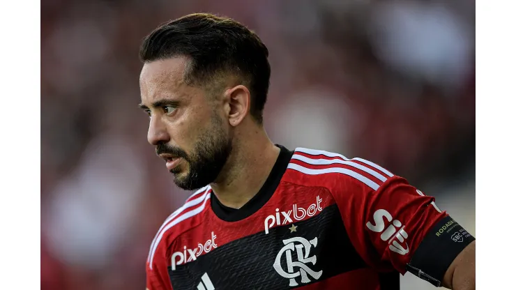 Everton Ribeiro vira assunto no Flamengo. Foto: Thiago Ribeiro/AGIF
