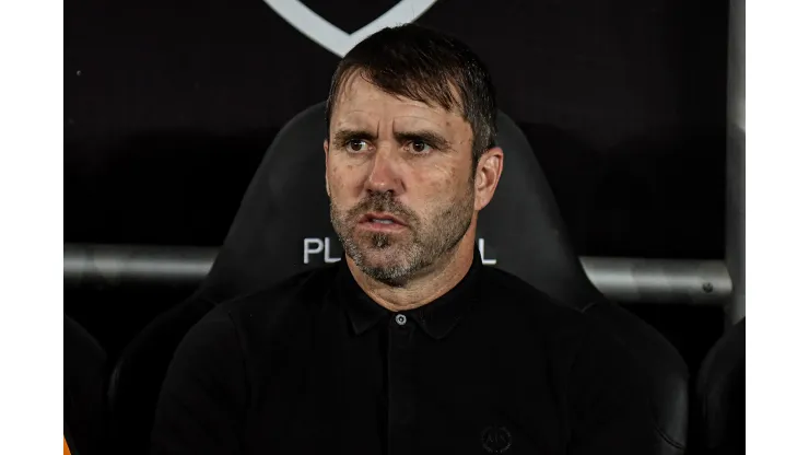  Eduardo Coudet tecnico do Internacional durante partida contra o Botafogo no estadio Engenhao pelo campeonato Brasileiro A 2023. Foto: Thiago Ribeiro/AGIF
