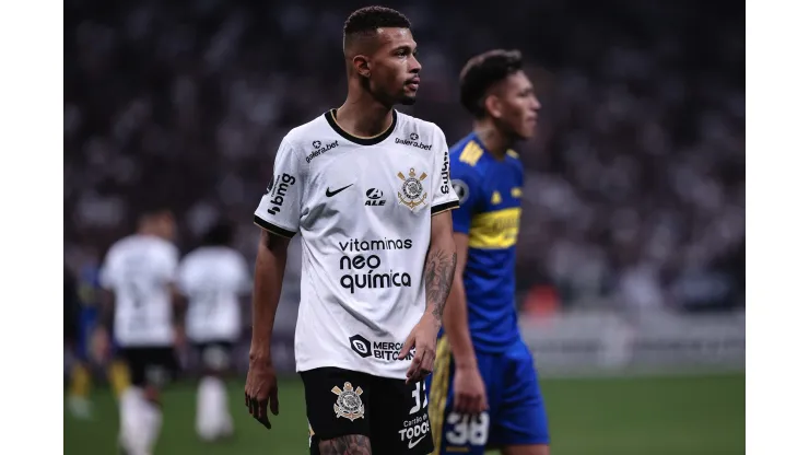 Foto: Ettore Chiereguini/AGIF - Botafogo toma decisão sobre João Victor.
