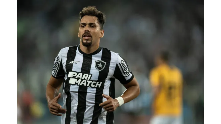 Eduardo jogador do Botafogo durante partida contra o Guarani-PAR no estadio Engenhao pelo campeonato Copa Sul-Americana 2023. Foto: Jorge Rodrigues/AGIF
