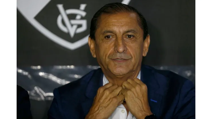 Técnico do Vasco demonstrou não  ter interesse nessa peça para 2024 - (Photo by Wagner Meier/Getty Images).
