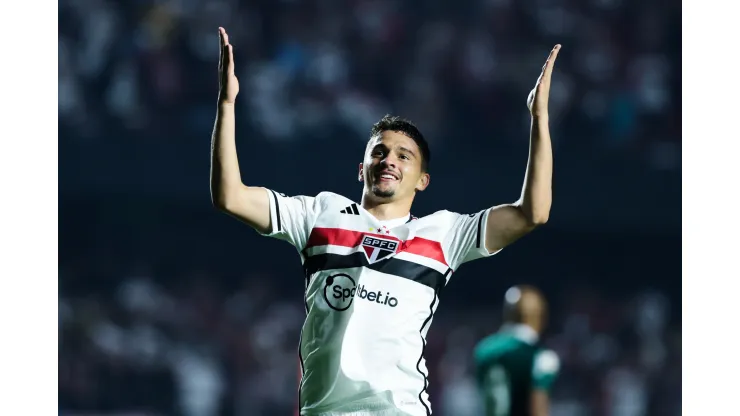 - Pablo Maia jogador do São Paulo comemora seu gol durante partida contra o Goias no estadio Morumbi pelo campeonato BRASILEIRO A 2023. Foto: Marcello Zambrana/AGIF
