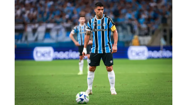 BA - PORTO ALEGRE - 03/12/2023 - BRASILEIRO A 2023, GREMIO X VASCO - Luis Suarez jogador do Gremio durante partida contra o Vasco no estadio Arena do Gremio pelo campeonato Brasileiro A 2023. Foto: Maxi Franzoi/AGIF
