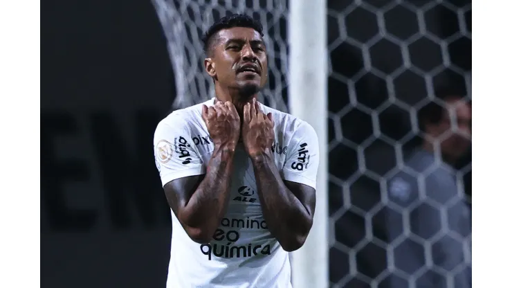 Foto: Ettore Chiereguini/AGIF - Paulinho tem situação atualizada no Corinthians.
