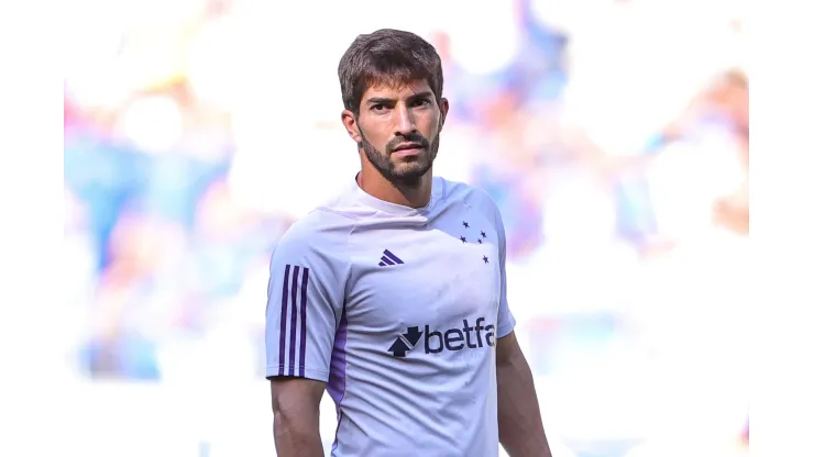 Lucas Silva jogador do Cruzeiro durante partida contra o Internacional no estadio Mineirao pelo campeonato Brasileiro A 2023. Foto: Gilson Lobo/AGIF
