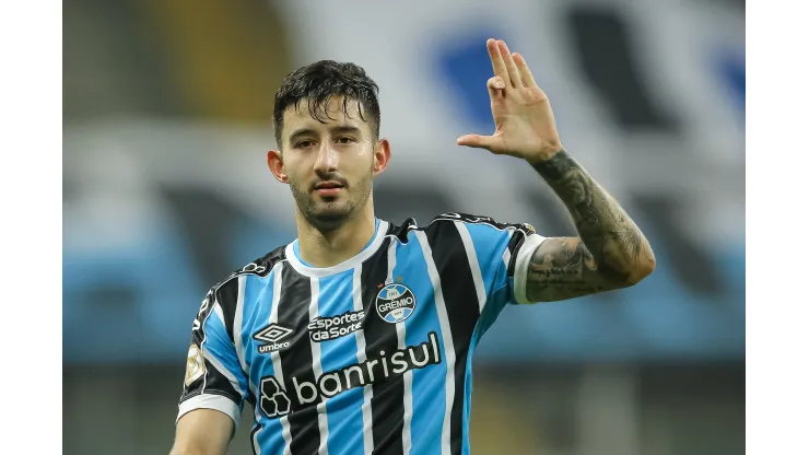 Grêmio quer meia do Botafogo para jogar com Villasanti e companhia. Foto: Pedro H. Tesch/AGIF
