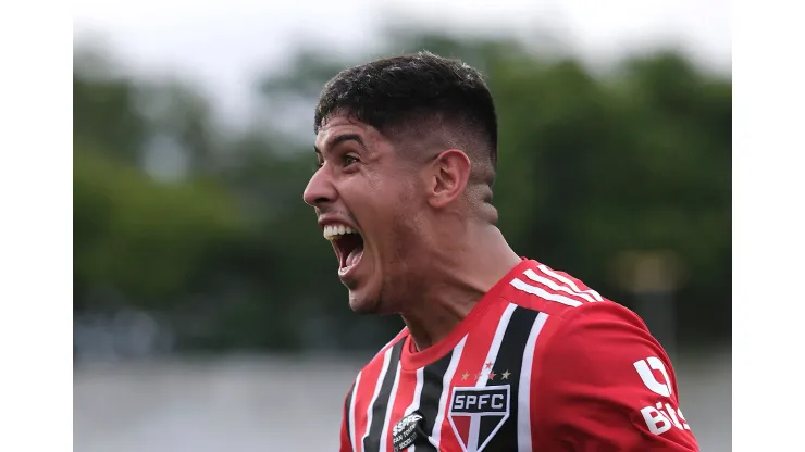 Alan Franco interessa ao Independiente. Foto: Rubens Chiri / saopaulofc.net
