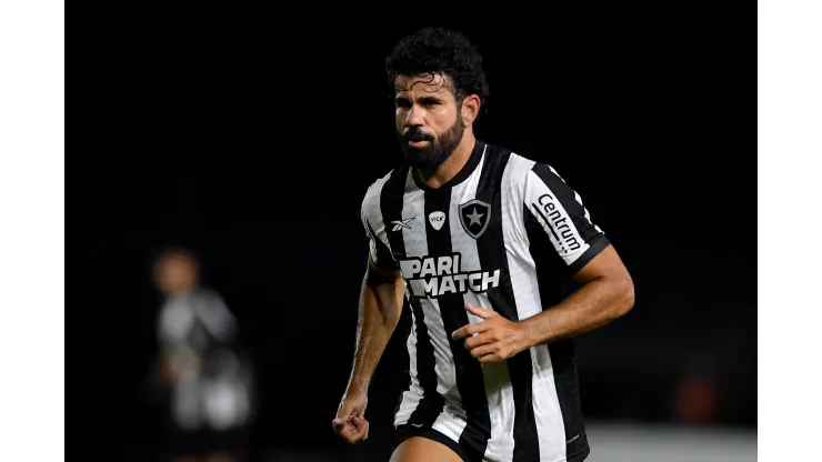 Diego Costa em sua passagem pelo Botafogo. Foto: Thiago Ribeiro/AGIF
