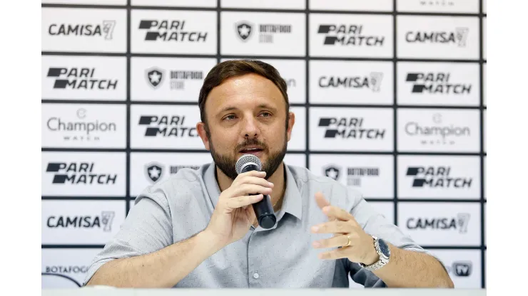 Foto: Vitor Silva/Botafogo - Mazzuco atento no mercado da bola.
