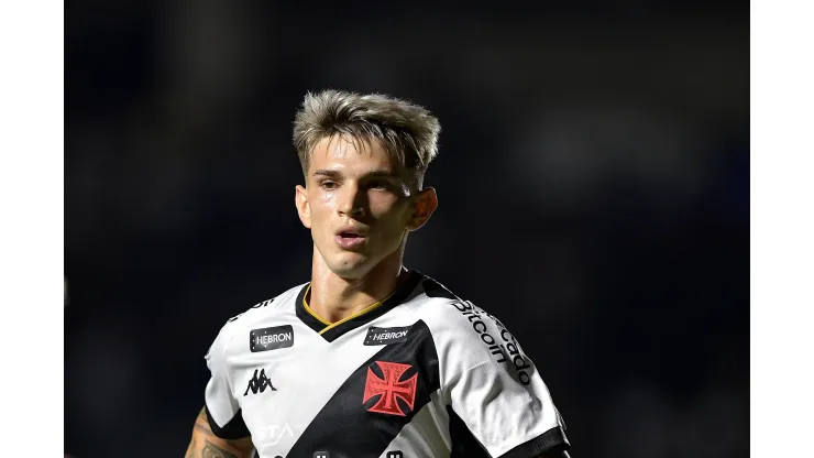 Orellano não deve seguir no Vasco em 2024. Foto: Thiago Ribeiro/AGIF
