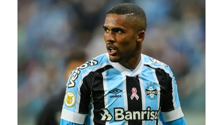 Douglas Costa jogador do Gremio durante partida contra o Cuiaba no estadio Arena do Gremio pelo campeonato Brasileiro A 2021. Pedro H. Tesch/AGIF
