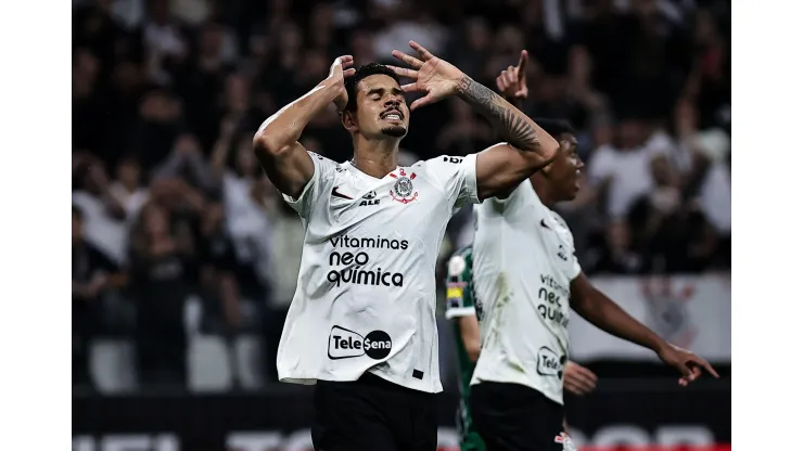 Lucas Verissimo jogador do Corinthians lamenta durante partida contra o America-MG no estadio Arena Corinthians pelo campeonato Brasileiro A 2023. Fabio Giannelli/AGIF
