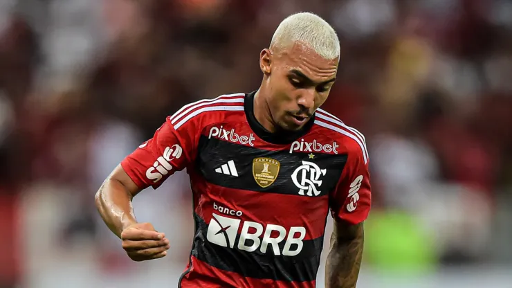 Matheuzinho jogador do Flamengo durante partida contra o Boavista no estádio Maracanã pelo campeonato Carioca 2023. Thiago Ribeiro/AGIF
