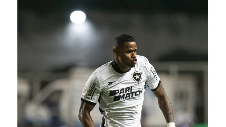 Júnior Santos, atacante do Botafogo. Foto: Alessandra Torres/AGIF
