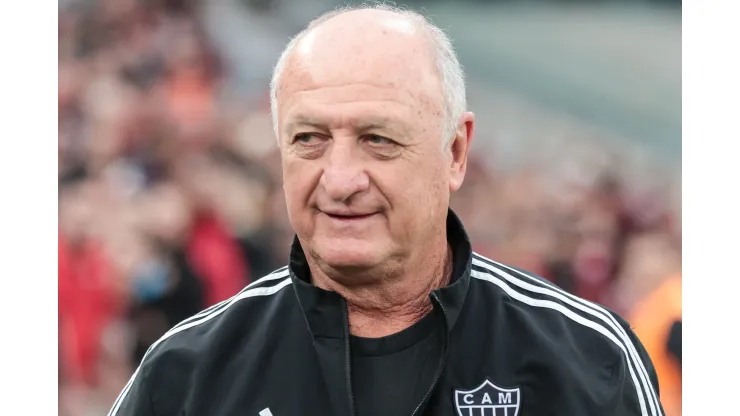 Luiz Felipe Scolari, Felipao, tecnico do Atletico-MG durante partida contra o Athletico-PR no estadio Arena da Baixada pelo campeonato Brasileiro A 2023. Robson Mafra/AGIF
