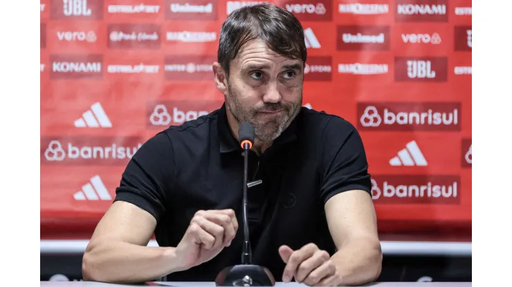 Eduardo Coudet tecnico do Internacional durante entrevista coletiva apos a partida contra o Athletico-PR no estadio Arena da Baixada pelo campeonato Brasileiro A 2023. Robson Mafra/AGIF
