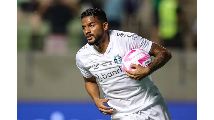 Reinaldo jogador do Grêmio comemora seu gol durante partida contra o America-MG no estadio Independencia pelo campeonato Brasileiro A 2023. Foto: Gilson Lobo/AGIF
