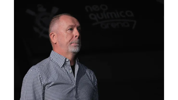 Mano Menezes tecnico do Corinthians durante partida contra o Sao Paulo no estadio Arena Corinthians pelo campeonato Paulista 2024. Ettore Chiereguini/AGIF
